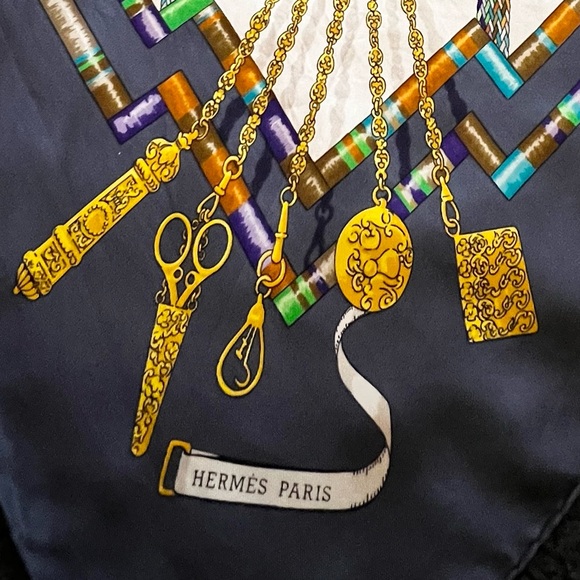 Hermès Multicolor Silk ‘Petit Main’.  By Caty Latham Scarf.  35” - Picture 9 of 16